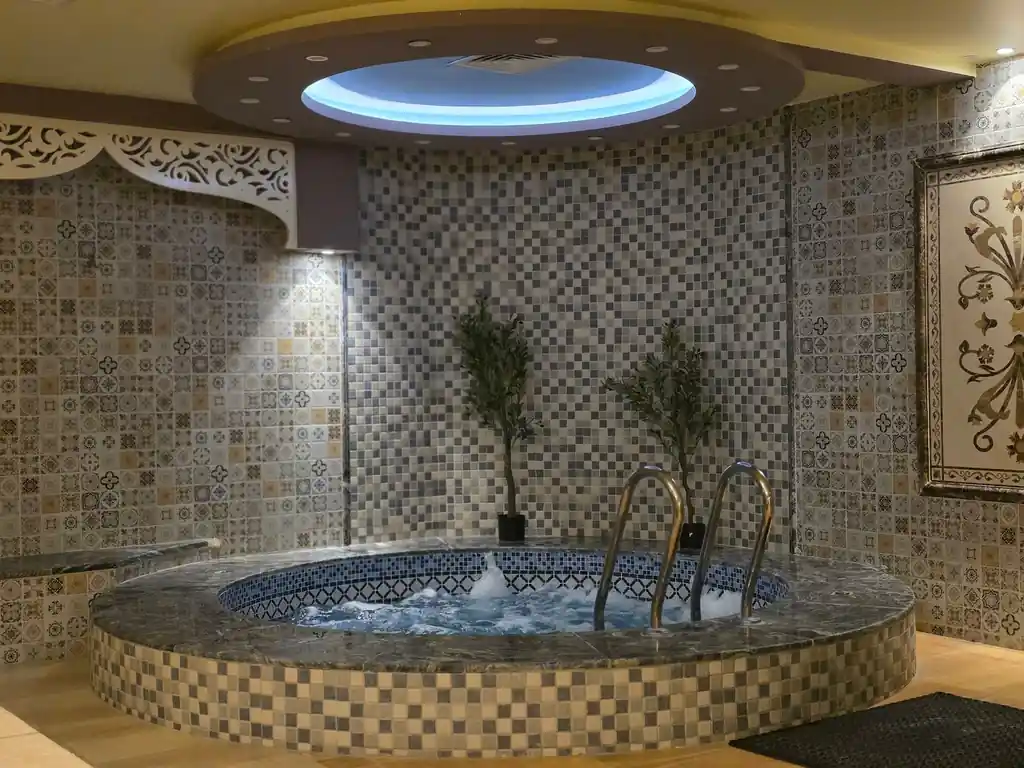 Jacuzzi z ambientalno osvetlitvijo